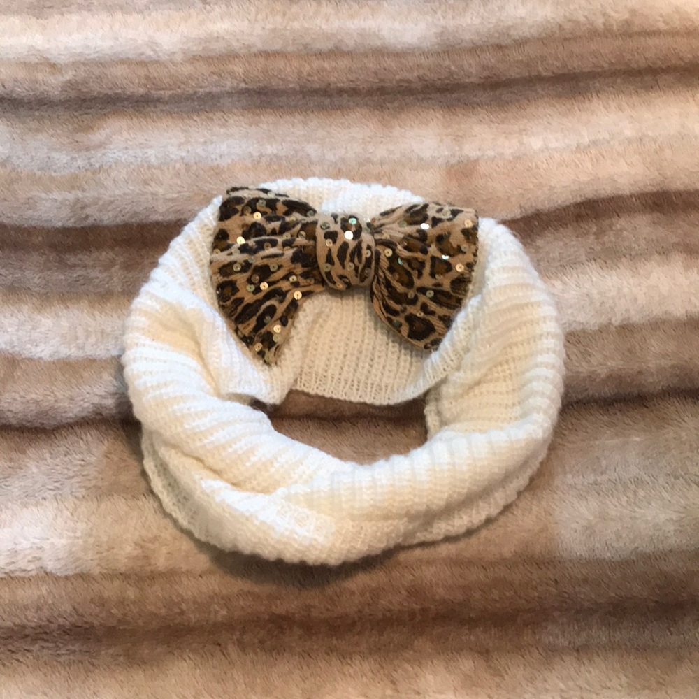 Betsey Johnson scarf ✨